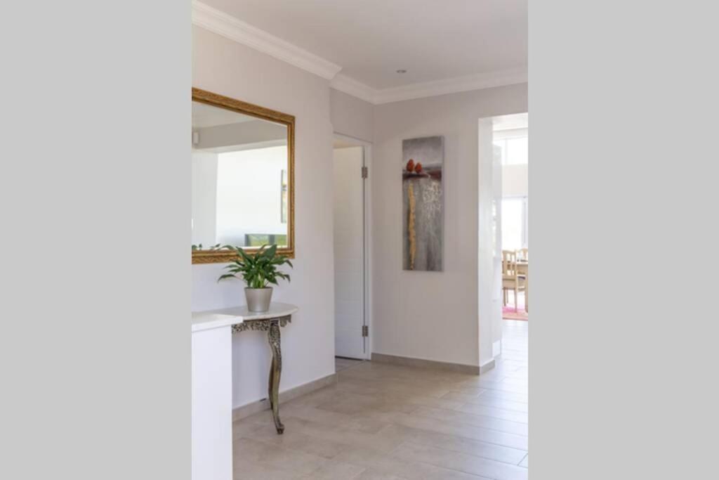 10 On Aquavista Addo River View Villa *